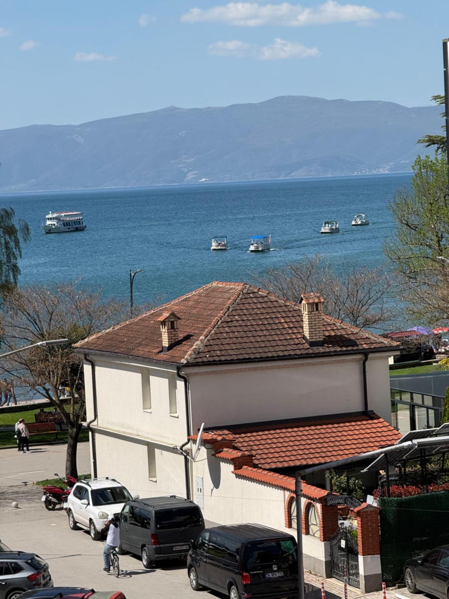 Exclusive Apartments With Lake View Охрид Экстерьер фото