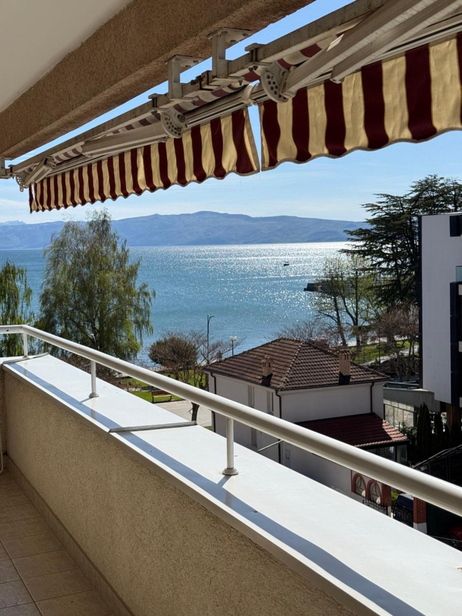 Exclusive Apartments With Lake View Охрид Экстерьер фото