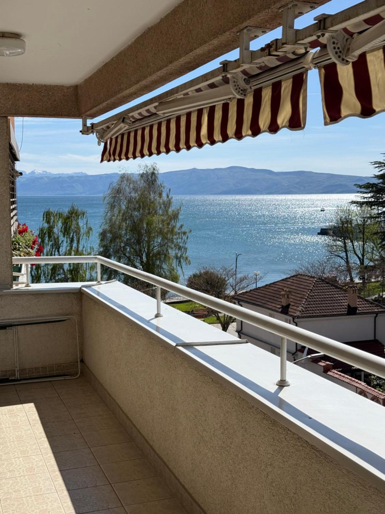 Exclusive Apartments With Lake View Охрид Экстерьер фото