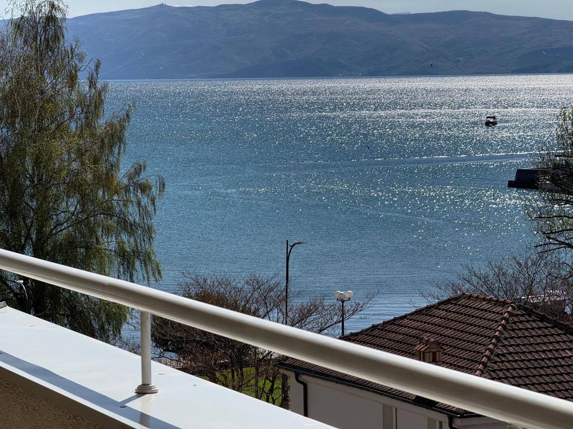 Exclusive Apartments With Lake View Охрид Экстерьер фото